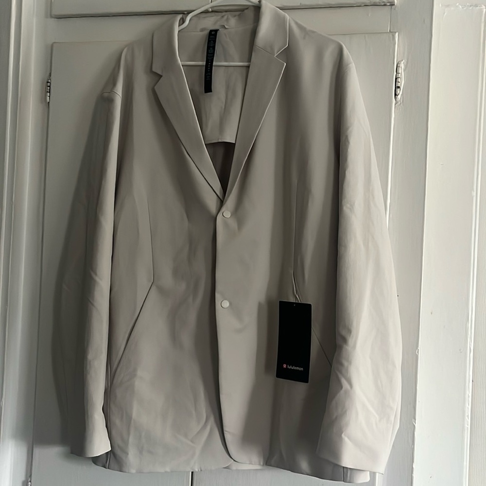 Lululemon new venture blazer xxl in color bone NWT and unworn